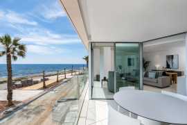 Новая квартира на первой линии на побережье Испании в Испании, Коста-Бланка. Цена  в Торревьеха ()