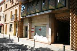 Продается помещение с арендатором в ближайшем пригороде Барселоны в Испании, Барселона и пригороды. Цена  в Барселона ()