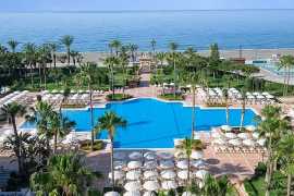 Продажа отеля 4 звезды на первой линии на юге Испании в Испании, Коста-дель-Соль. Цена  в Михас ()
