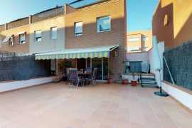 Семейный дом в Бадалоне недалеко от моря в Испании, Барселона и пригороды. Цена  в Коста-дель-Маресме ()